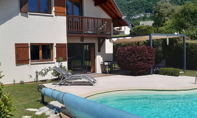 Quintal House | Large house with swimming pool just outside Annecy, ideal for a relaxing vacation