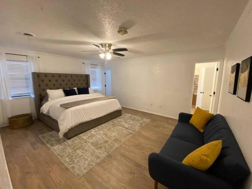 Amarillo House | Large Modern Family Home!
