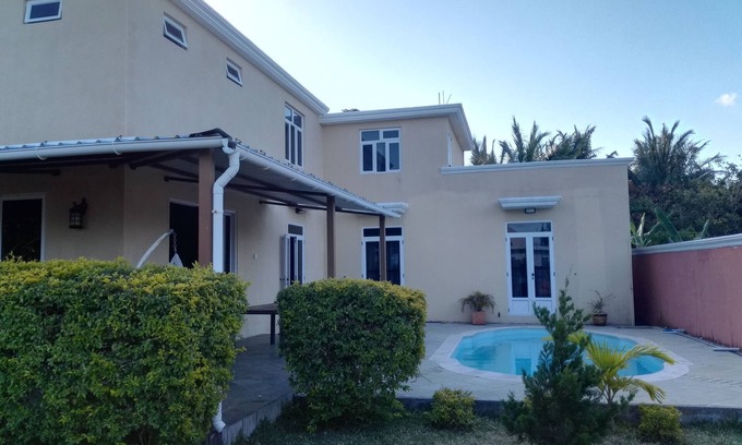 Roches Noires House | Large modern house 3 bedrooms 3 bathrooms without vis-à-vis air conditioning near Azuri