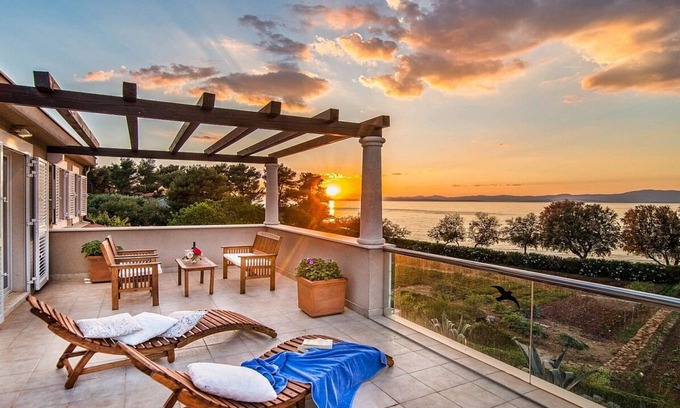 Mirce Villa | Large Modern Villa, Private Heated Infinity Pool, Amazing Sea Views, just 10 meters from the Beach!