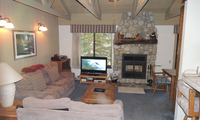 Mammoth Lakes Condo | Large mountain retreat within walking distance to the Village at Mammoth #138