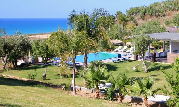 Campofelice di Roccella Villa | Large property with big Garden, Golf, Private Pool, Sea View, Wi-Fi, Air Condit