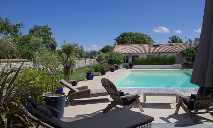 Sainte-Marie-de-Re House | Large Property with 2 Villas separated by a large heated swimming pool