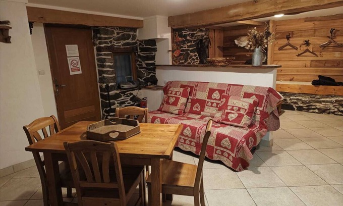 Orelle Apartment | Large Studio 35 M² 2/4 Places 100 m from La Télecabine Maurienne via Val Thorens