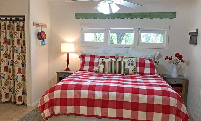 Paluxy House | Large, Stunning & Cheery Private Farmhouse Style Apartment with King Bed & Patio
