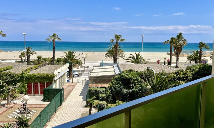 La Cote Radieuse Apartment | LARGE TERRACE FACING THE SEA Canet-Sud,2/4 PERSONS, PARKING, AIR CON.,WIFI