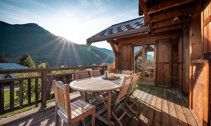 Saint-Chaffrey Ski Chalet | Large traditional alpine Chalet close to slopes with fantastic views