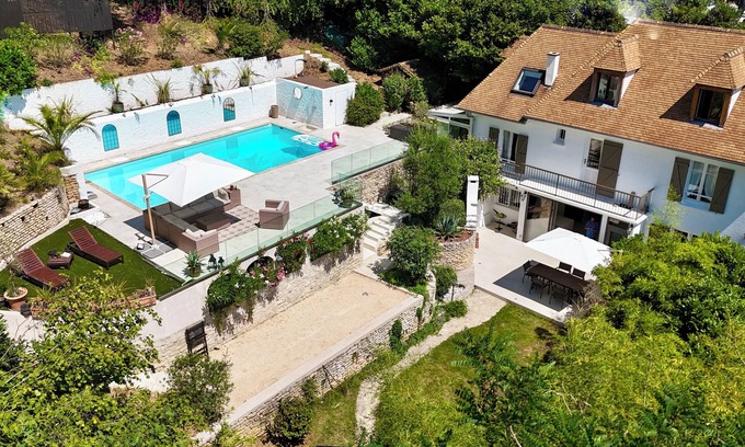 Le Plessis-Robinson Villa | Large villa at the gates of Paris