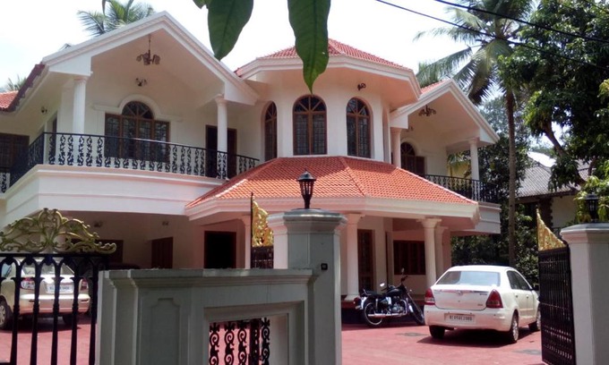 Kumaranalloor Villa | Large villa in kottayam town with 6 bedrooms