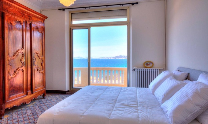 Le Pradet Villa | Large Villa - sea view - Le Pradet