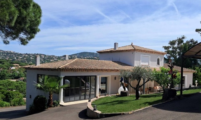Plage de la Garonnette Villa | LARGE VILLA STE MAXIME NEAR THE BEACH