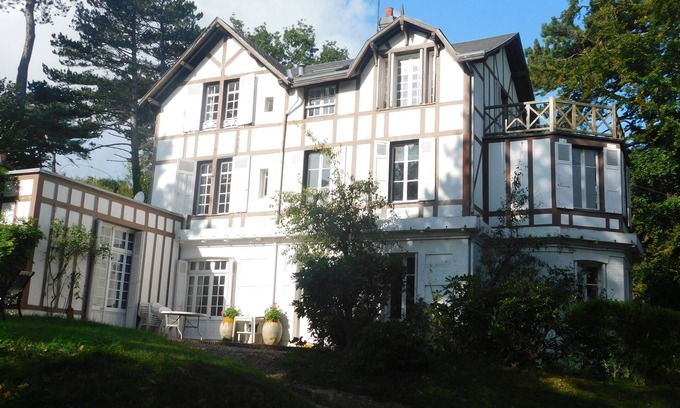 Veulettes-sur-Mer Villa | Large villa typical from Normandy, by the sea, for seminars and holidays in 2013