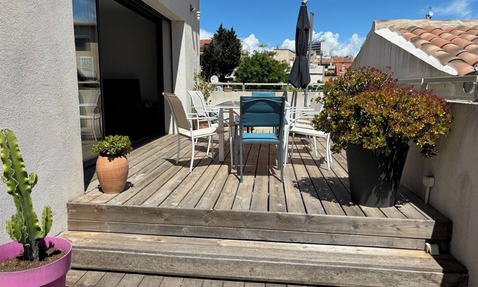 Endoume House | Large waterfront townhouse/8 adults+2 children.