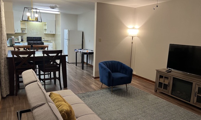 Woodlawn Lake House | Large Woodlawn Lake 1BR within walking distance to lake