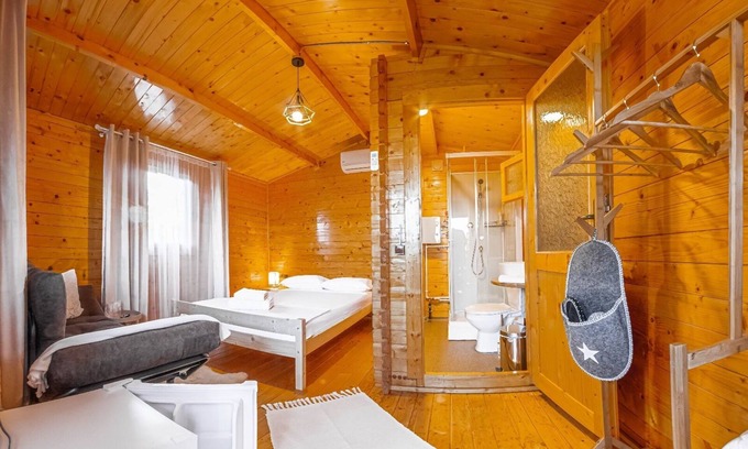 Novaci Cottage | Lark Nest