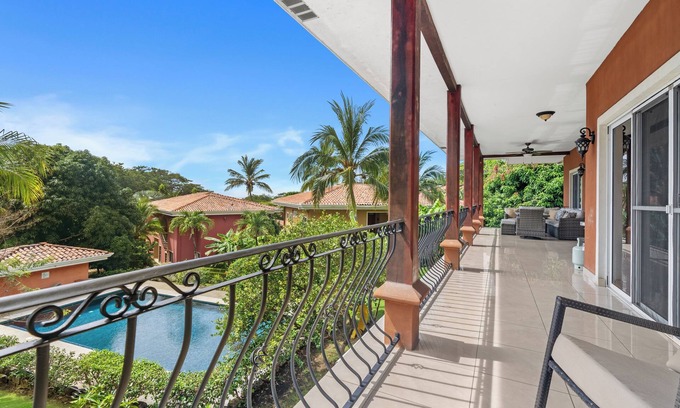 Playa Hermosa Condo | Las Brisas Condo Pool View 3 Min Walk to the Beach!