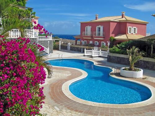 Arenas del Mar Villa | LAS DUNAS 2 by RENTMEDANO Pretty 2 bedroom villa, ocean views, pool and WiFi