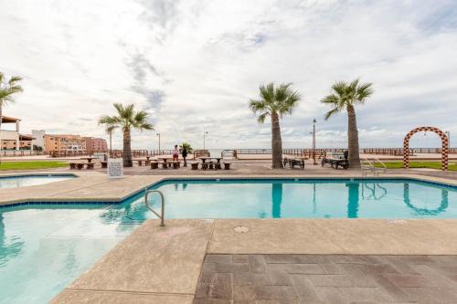 Bella Vista Apartment | Las Gaviotas 414 by Kivoya