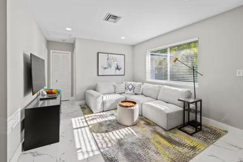 Sailboat Bend Apartment | Las Olas Oasis - Heart of Downtown & Free Parking