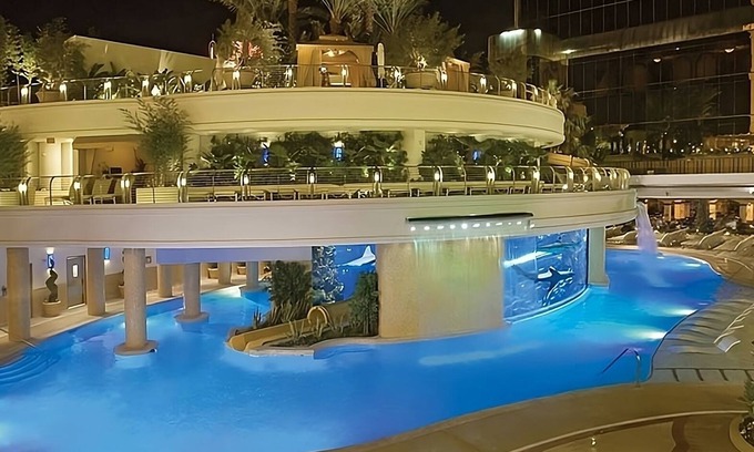 Downtown Las Vegas Hotel | Las Vegas Nightlife Experiences At Your Doorstep! 2 Affordable Units Near Strip!