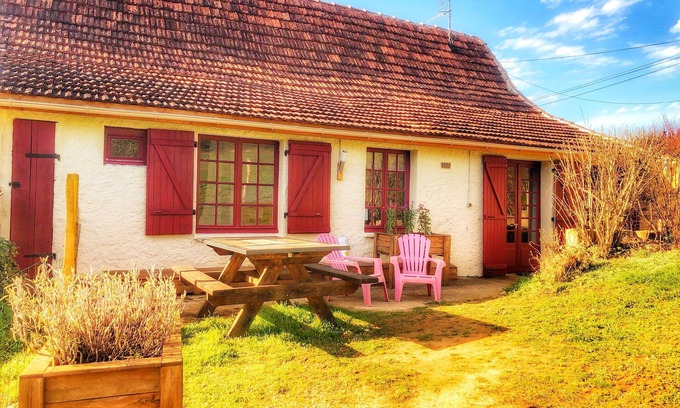 Montignac Cottage | Lascaux Countryside Gite - Family run and pet friendly