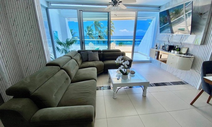 Villas Del Mar Apartment | LasOlasTower-JuanDolio 2Br-3Bds-7Px-WiFi-BBQ-SeaView-