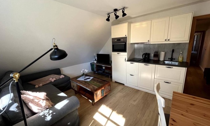 Wieck auf dem Darss Apartment | Lasse - apartment on the upper floor, thatched roof, terrace in the garden, pets allowed, WLAN, close to the forest, Baltic Sea 6km away