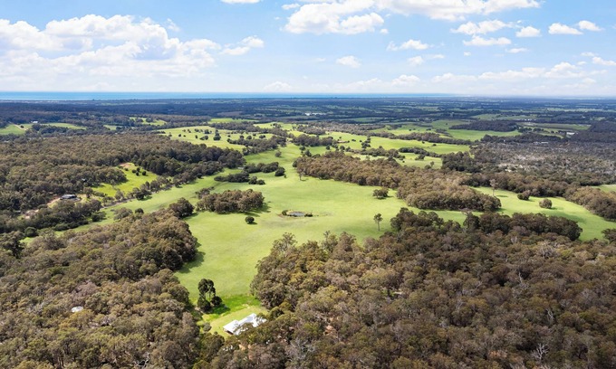 Yallingup Siding House | Last minute cancellation available 2 Oct to 4 Oct - Spring specials