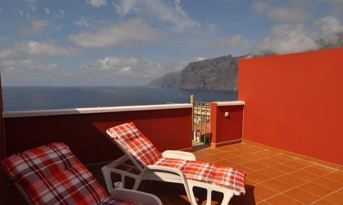Puerto de Santiago Apartment | Last Minute Free WIFI Penthouse with a huge terrace and a unique view of the Atlantic