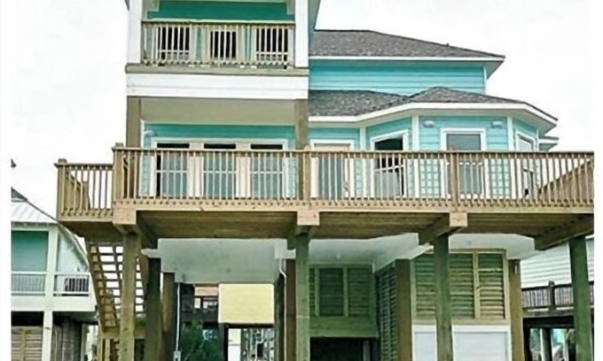 Port Bolivar House | #Latitude Adjustment - 4 Bedrooms - 3 Bath - Sleeps 13