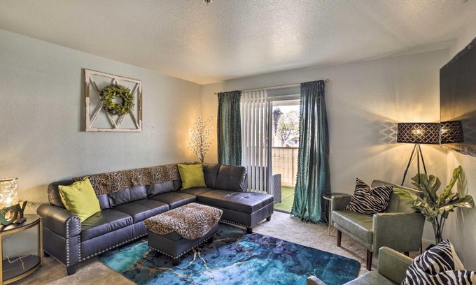 Laughlin Apartment | Laughlin Mtn Getaway 2 Mi to Colorado River