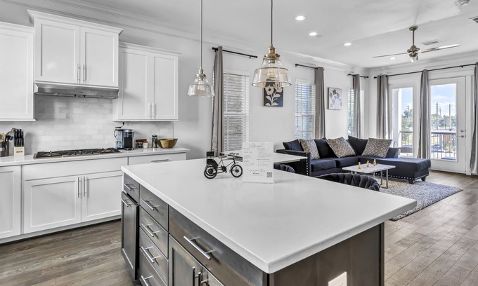 Willow Meadows/Willowbend Area House | Lavish 3BR Townhome in the Hotspot of Houston