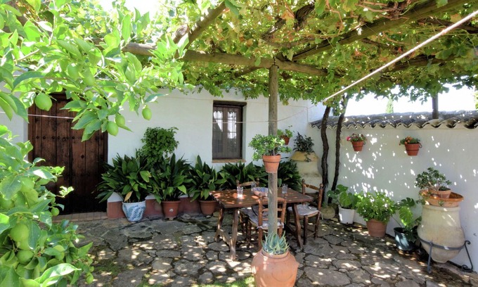 Algarinejo Cottage | Lavish Cottage in Fuentes de Cesna with Pool