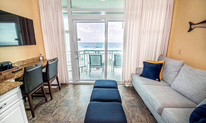 Myrtle Beach Condo | Lavish Oceanfront Villa in MB/ Comfortable Bedding / Amazing Appliances!