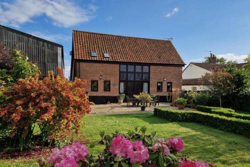 Attleborough House | Lays Barn