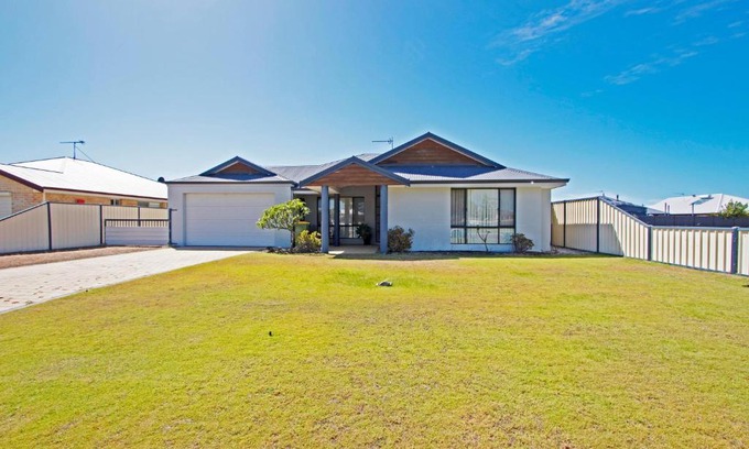 Jurien Bay House | Laze on Lesueur