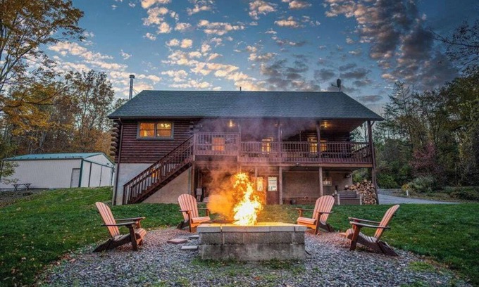 Wellsboro Cabin | Lazy Bear Lodge I Hot Tub + Playground + Views