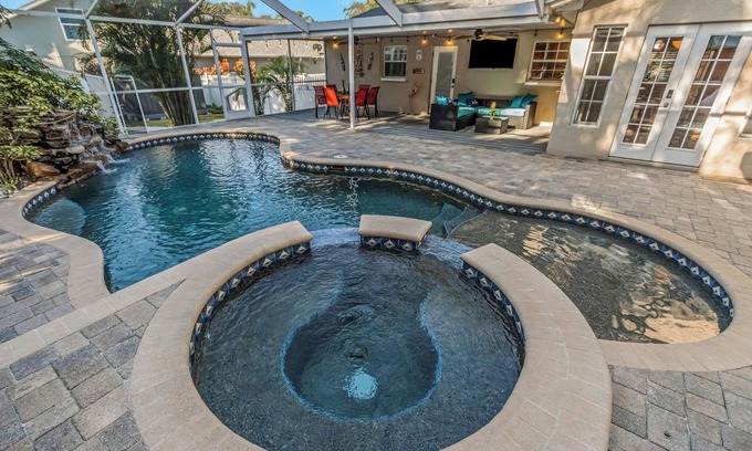 Safety Harbor House | Lazy Lizard Villa! With Heated Pool/Spa/Waterfall. Safety Harbor FL