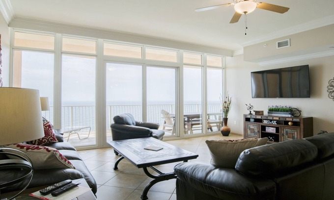 Orange Beach Condo | LAZY RIVER! Water Slide! Beach Front!