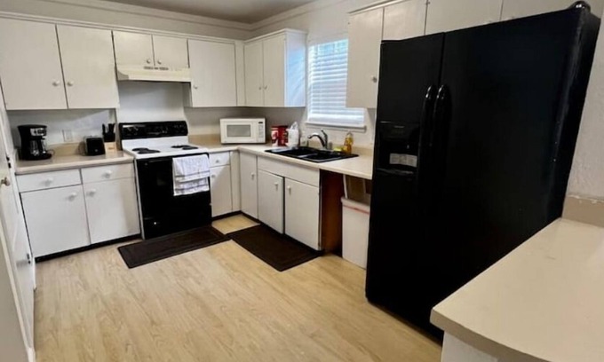 Lubbock House | ★LBK Lake-View Property★3BR/2BA★S LBK/S Loop 289