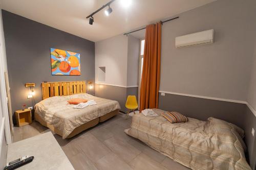 Montecalvario House | Le 4 Stagioni Dante H Napoli Centro, by ClaPa Group
