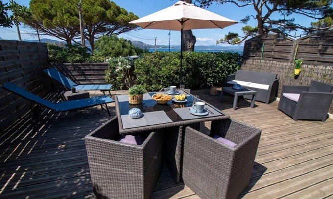 Giens Apartment | Le Bastidon, charming studio with sea view
