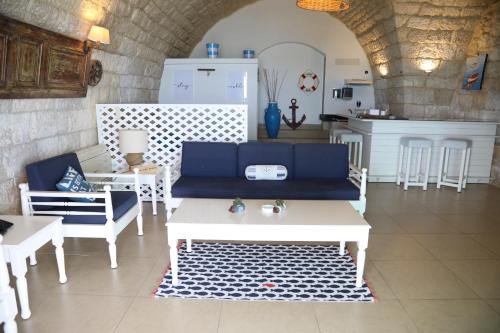 Halat House | Le Blanc Bleu