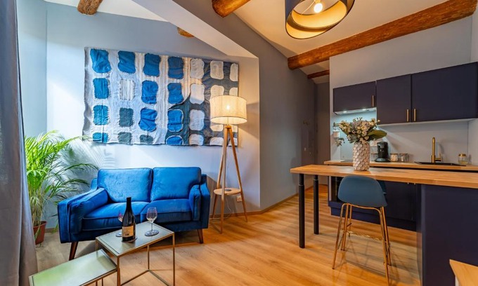 Quartier Administrations Apartment | Le bleu Jean Denim Arènes - Une Nuit à Nîmes