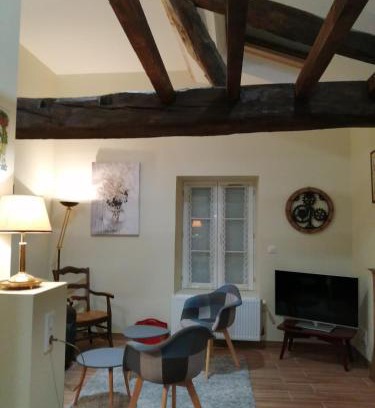 Montbard Apartment | Le Bord d'eau