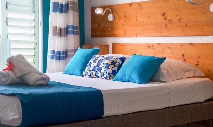 Pointe de la verdure Apartment | Le Calypso, cosy, fully-equipped studio by the sea