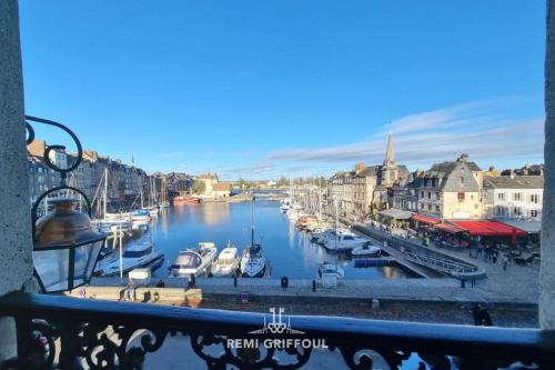 Honfleur Apartment | Le Carré - Studio ON the port of Honfleur - Incredible view 2 P