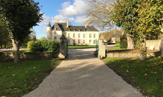 Asnieres-en-Bessin Bed & Breakfast | Le Château d'Asnières en Bessin