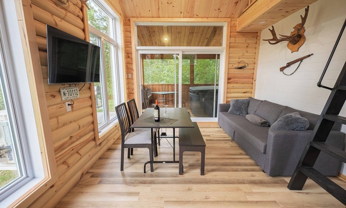 Mauricie Ski Chalet | Le chalet du chasseur - Waterfront!
