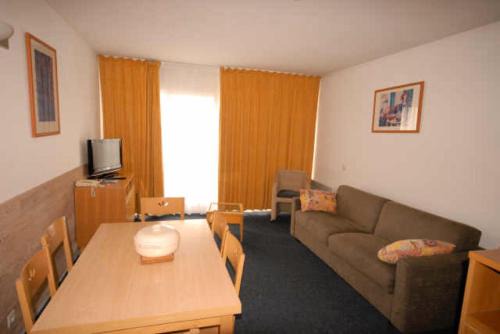 Eaux-Bonnes Apartment | LE CHALET - Piscine 10 - 3 Pièces pour 8 Personnes MAE-8884